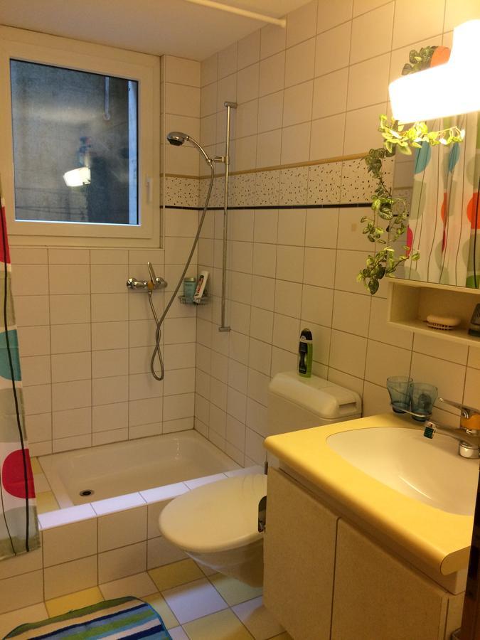 Bed and Breakfast Mona'S Sleep & Go Buren  Экстерьер фото