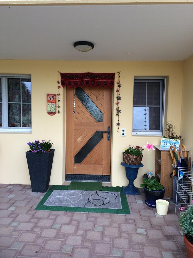 Bed and Breakfast Mona'S Sleep & Go Buren  Экстерьер фото